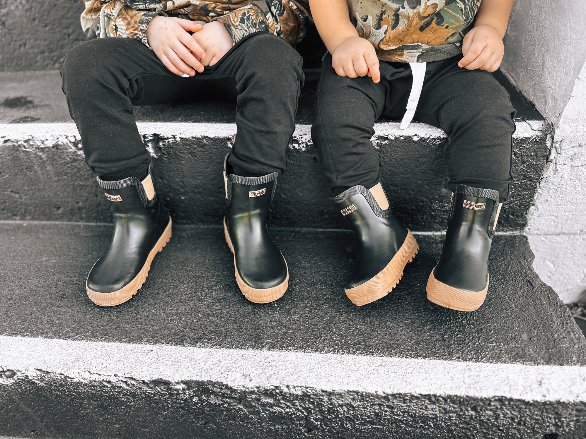 The Core-Classic Midi Boot in Black / Taupe