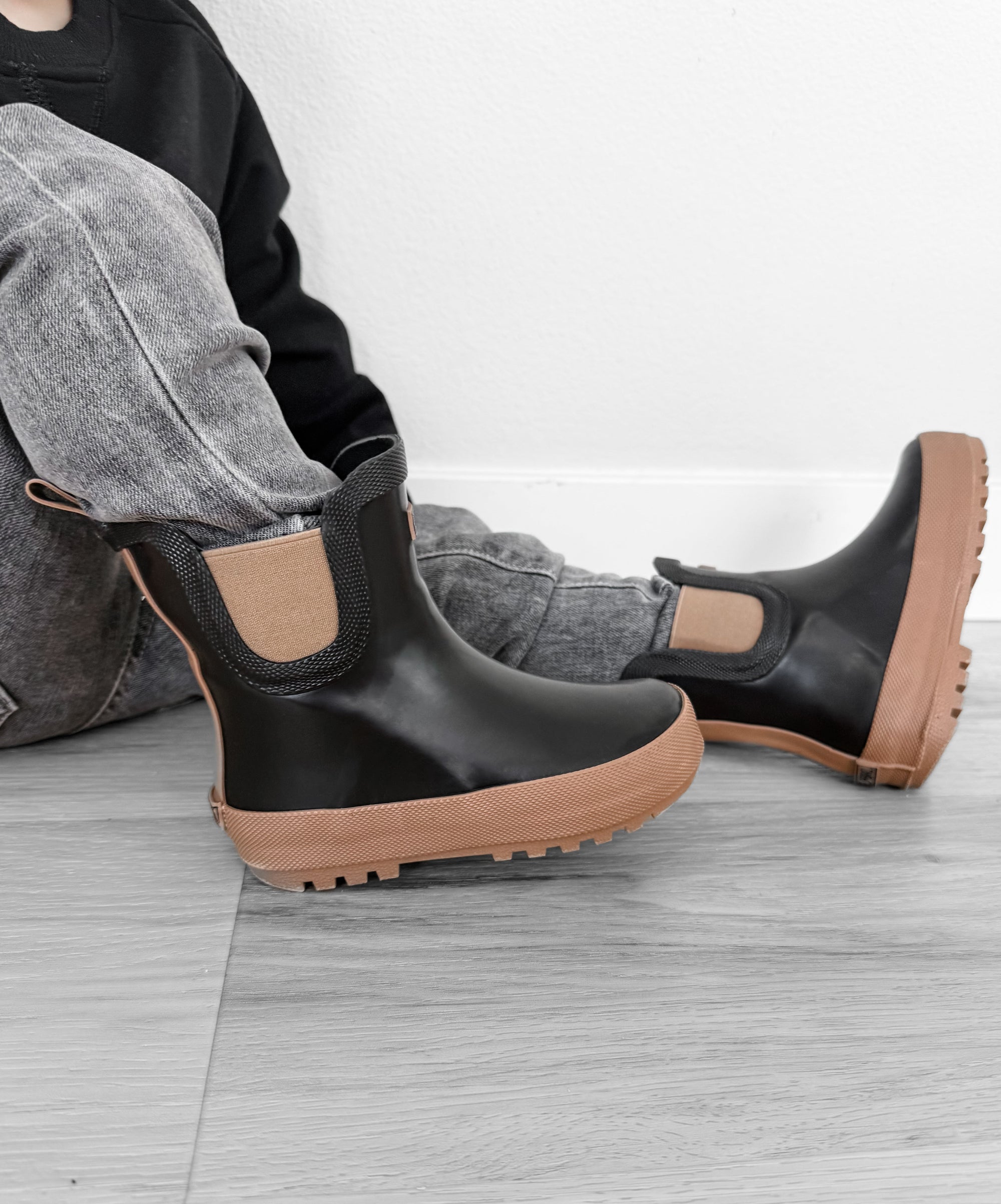 The Core-Classic Midi Boot in Black / Taupe