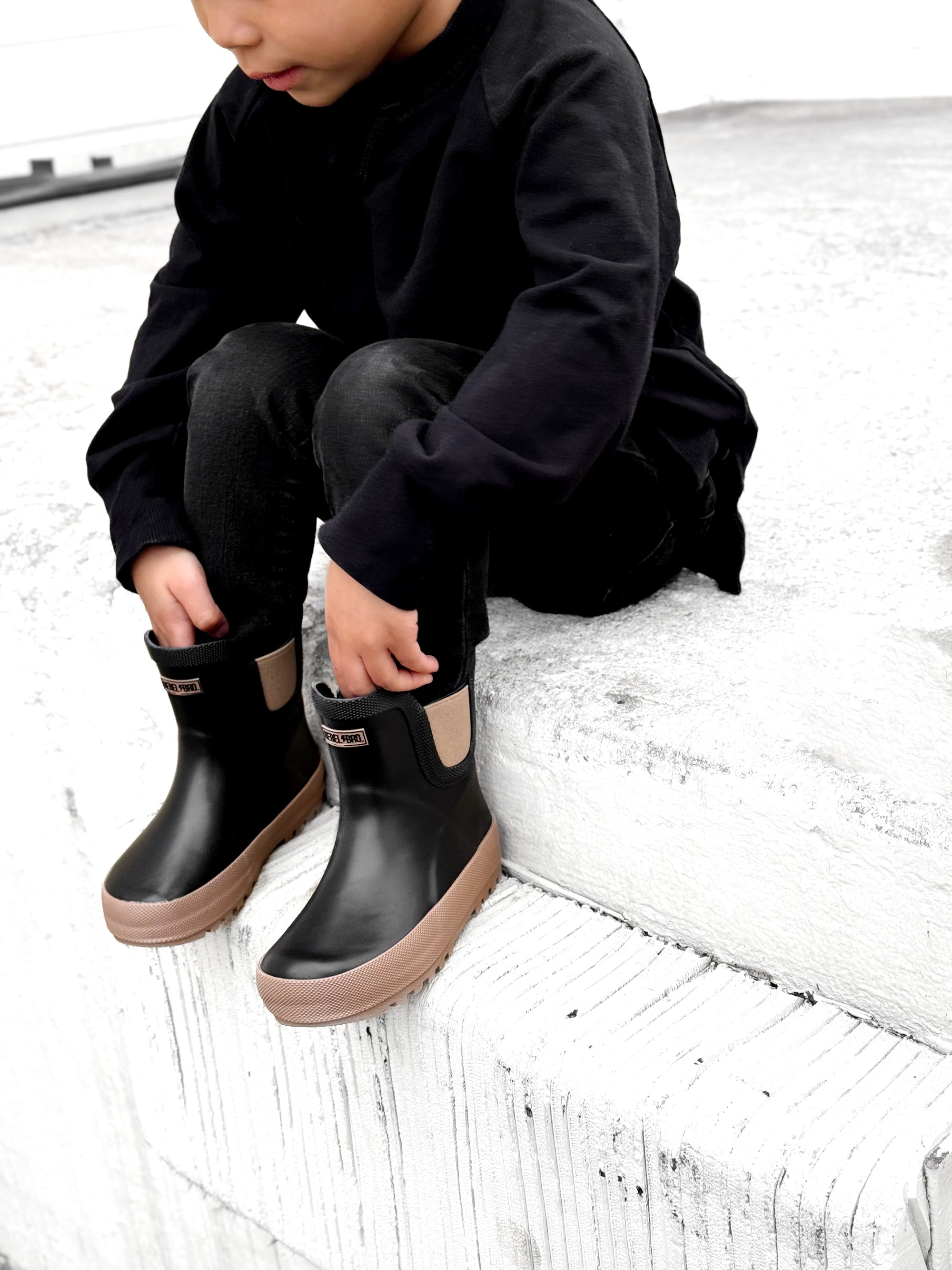 The Core-Classic Midi Boot in Black / Taupe